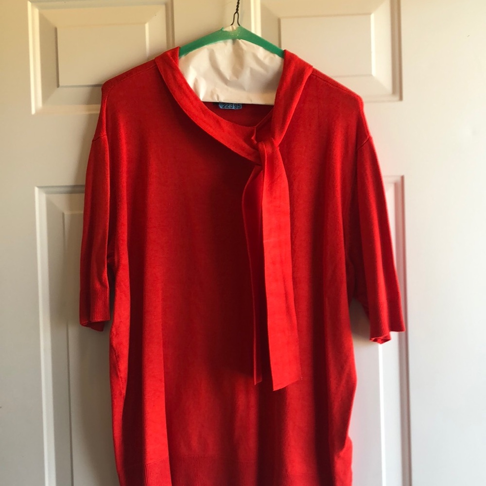 Lightweight short sleeve sweater